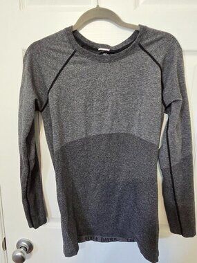 Eddie Bauer Quick-Dry Long Sleeve Top – Size Large